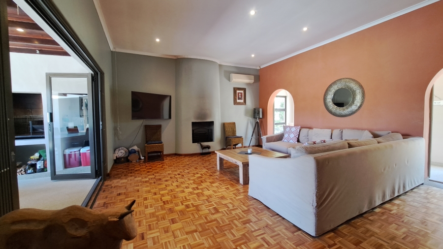 5 Bedroom Property for Sale in Table View Western Cape
